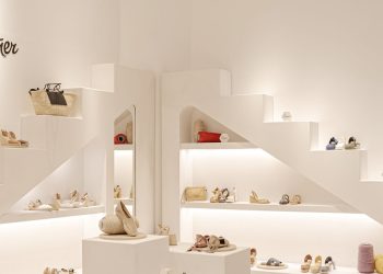 Safilo festeggia i 70 anni di Carrera e svela l’eyewear di Victoria Beckham