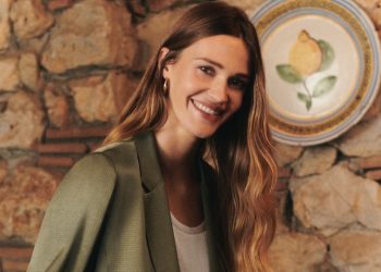 Emme rilegge la femminilità quotidiana per Rinascente