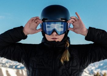 EssilorLuxottica cresce del 7,5% nel 2025. Venduti 7 mln di AI glasses