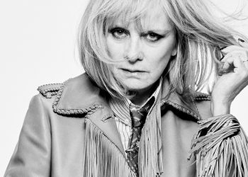 La campagna di Burberry rielabora la scena musicale british