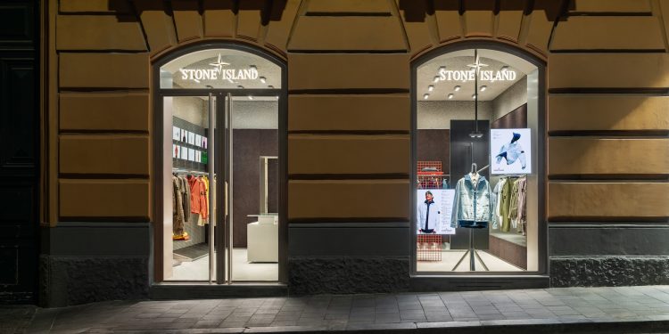Stone Island festeggia l’opening di un nuovo flagship a Napoli