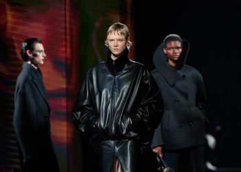 Il chiaroscuro umano di Balenciaga secondo Pierpaolo Piccioli