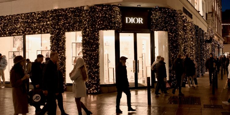 Dior pianifica il ritorno in Russia: riaprirà i suoi store a Mosca nel 2028