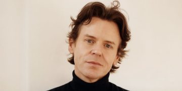 Mulberry punta di nuovo sul prêt-à-porter e arruola Christopher Kane
