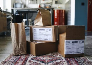 Pacchi low cost, l’Italia rinvia l’applicazione della tassa al 30 giugno