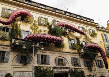 Dal lusso al fast fashion: la moda gioca la carta dell’arredo e colonizza la Milano design week