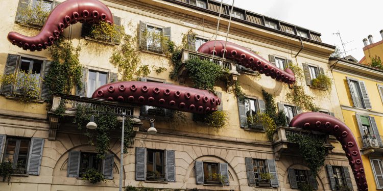 Dal lusso al fast fashion: la moda gioca la carta dell’arredo e colonizza la Milano design week