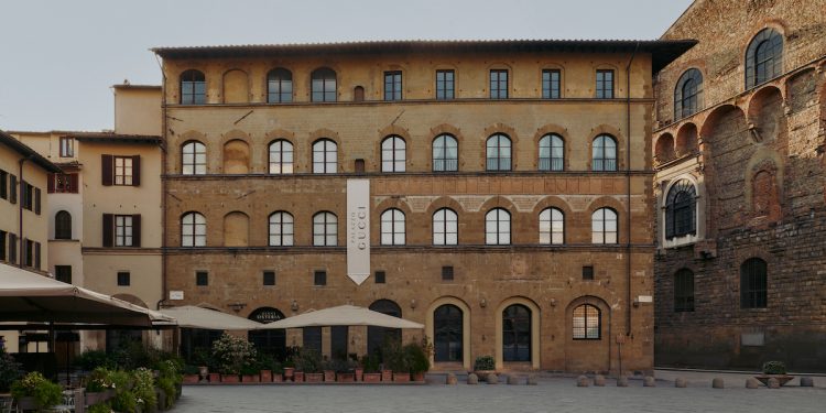 ‘Gucci Storia’: Demna celebra l’heritage della maison con una mostra a Palazzo Gucci
