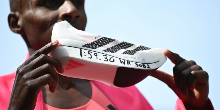 Adidas sorpassa Nike: il record alla maratona di Londra spinge il titolo in Borsa