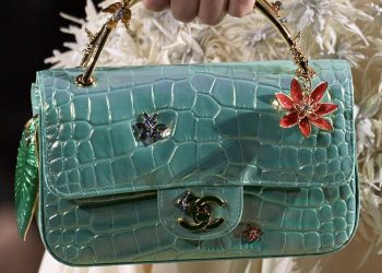 Ancora rincari per Chanel: ad aprile ritocchi del 3-4% per le it bag della maison