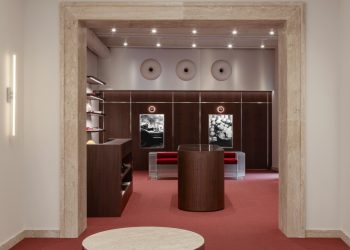 FiveFourFive, dal digitale a Brera: il ‘brand dei drop’ apre il suo primo store a Milano