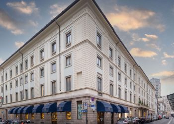 Kering cede l’80% del palazzo di Montenapoleone a Al-Mirqab: operazione da oltre un miliardo