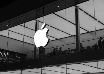 Smart glasses, arrivano anche quelli di Apple tra fine anno e inizio 2027
