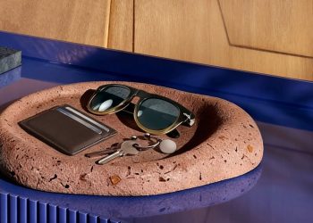 Cassina si affida all’expertise di Persol per il debutto nell’eyewear
