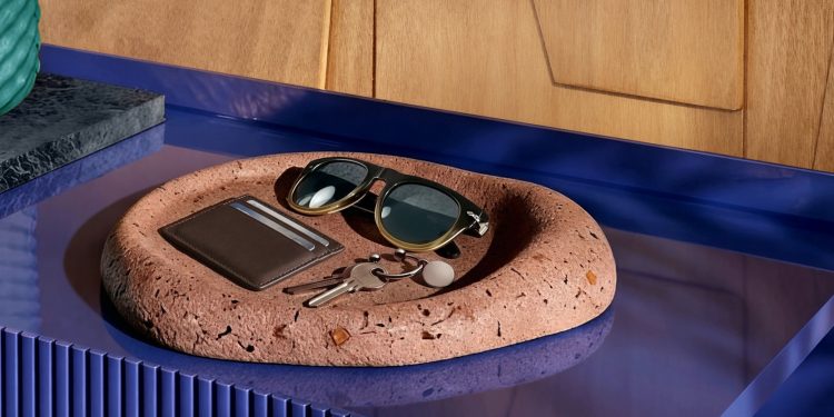 Cassina si affida all’expertise di Persol per il debutto nell’eyewear