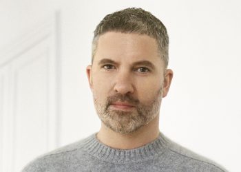 Mark Thomas dice addio alla direzione creativa di Carven