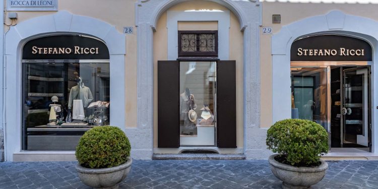 Stefano Ricci apre la sua prima boutique nella Capitale e chiude il 2025 a 217 milioni (+1%)