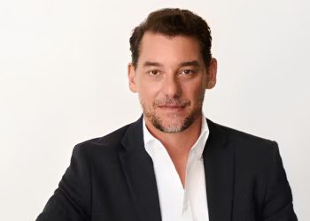 Mango, Jonathan Andic fa un passo indietro: sospesi temporaneamente i suoi incarichi