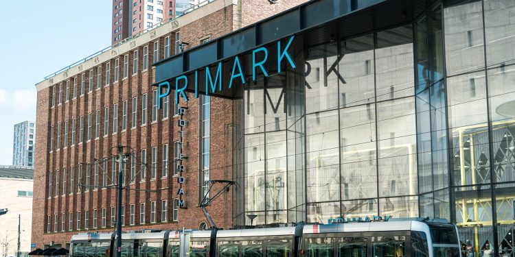 Primark manca il colpo sull’hub digitale di Asos: allo studio l’e-commerce?