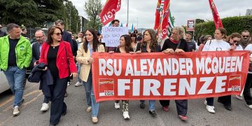 Maxi sciopero Kering, a Scandicci scesi in piazza quasi mille manifestanti