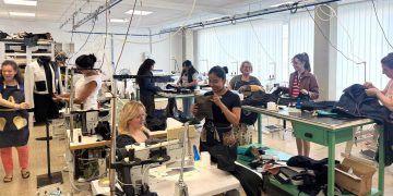 Morelli Group e il futuro dell’artigianalità: nasce la scuola interna per la lavorazione della pelle