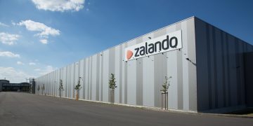 Zalando nel mirino dell’autorità tedesca: aperta un’indagine sui bilanci 2025