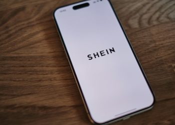 Ultra fast fashion, si arresta la corsa: esportazioni low cost dalla Cina a -11% ad aprile