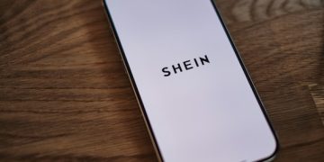 Ultra fast fashion, si arresta la corsa: esportazioni low cost dalla Cina a -11% ad aprile