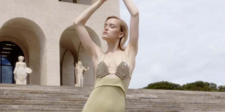 Il brand di accessori Hibourama debutta nel ready to wear