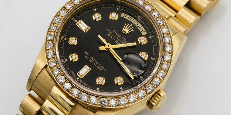 L’oro continua a scendere mentre le grandi maison del lusso alzano i prezzi