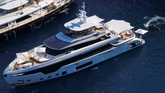 Kora Marine, official dealer Azimut Yachts, celebra a Portofino il primo anno di attività