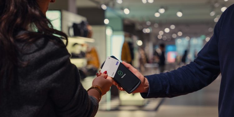 L’AI strategica anche per lo shopping: il 40% degli italiani dice sì all’agentic commerce