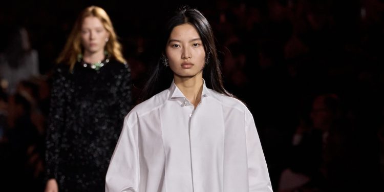 Chanel acquisisce il più antico camiciaio francese Charvet