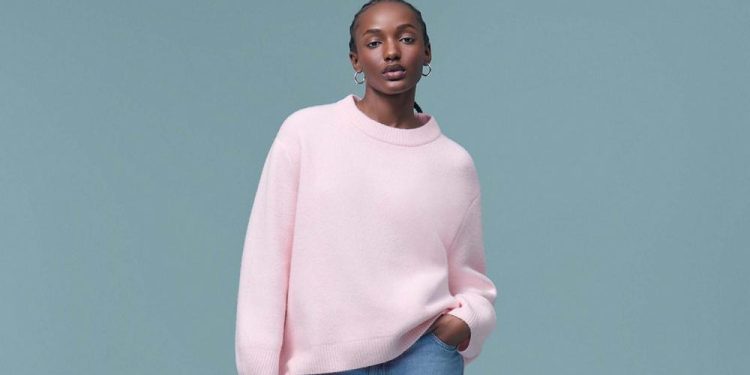 Primark, tagli fino al 29% su centinaia di prodotti: parte la campagna ‘Iconic Value’