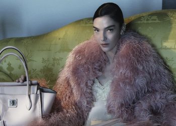 Mariacarla Boscono è il volto della nuova campagna di Ermanno Scervino