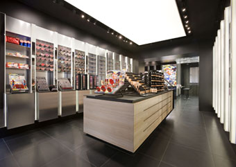 I cosmetici MAC trovano casa a Torino